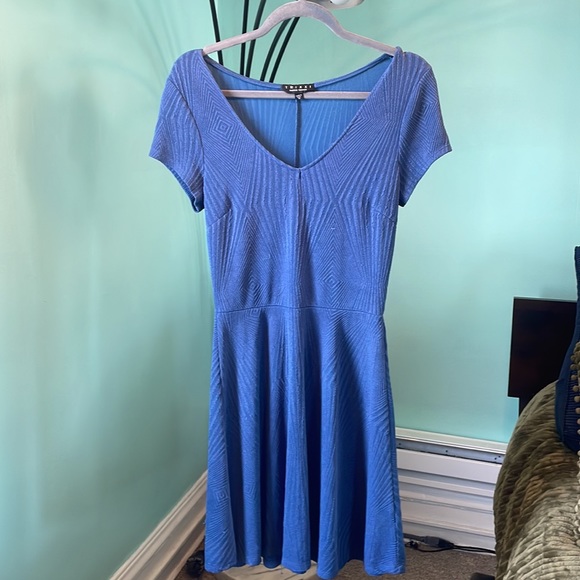 FREE w/ Purchase Trixxi Clothing Company - Blue Short-Sleeve V-Neck Dress | M - Picture 5 of 8